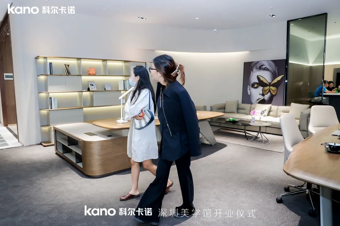 科爾卡(ka)諾展(zhan)廳(ting)開業(ye)儀(yi)式